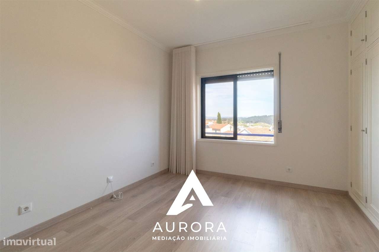 Apartamento T3 no centro de Fiães, Santa Maria da Feira, Renovado-35