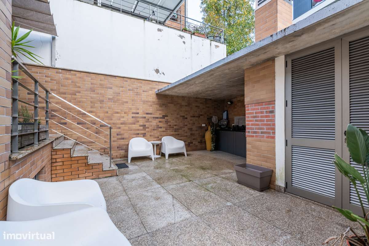 Moradia T3 + escritório à venda em Fraião - Braga-11