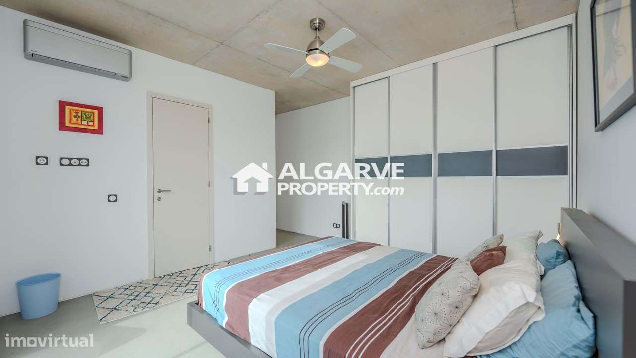 Moderna Moradia T4 com Piscina e Jardim em Almancil-7