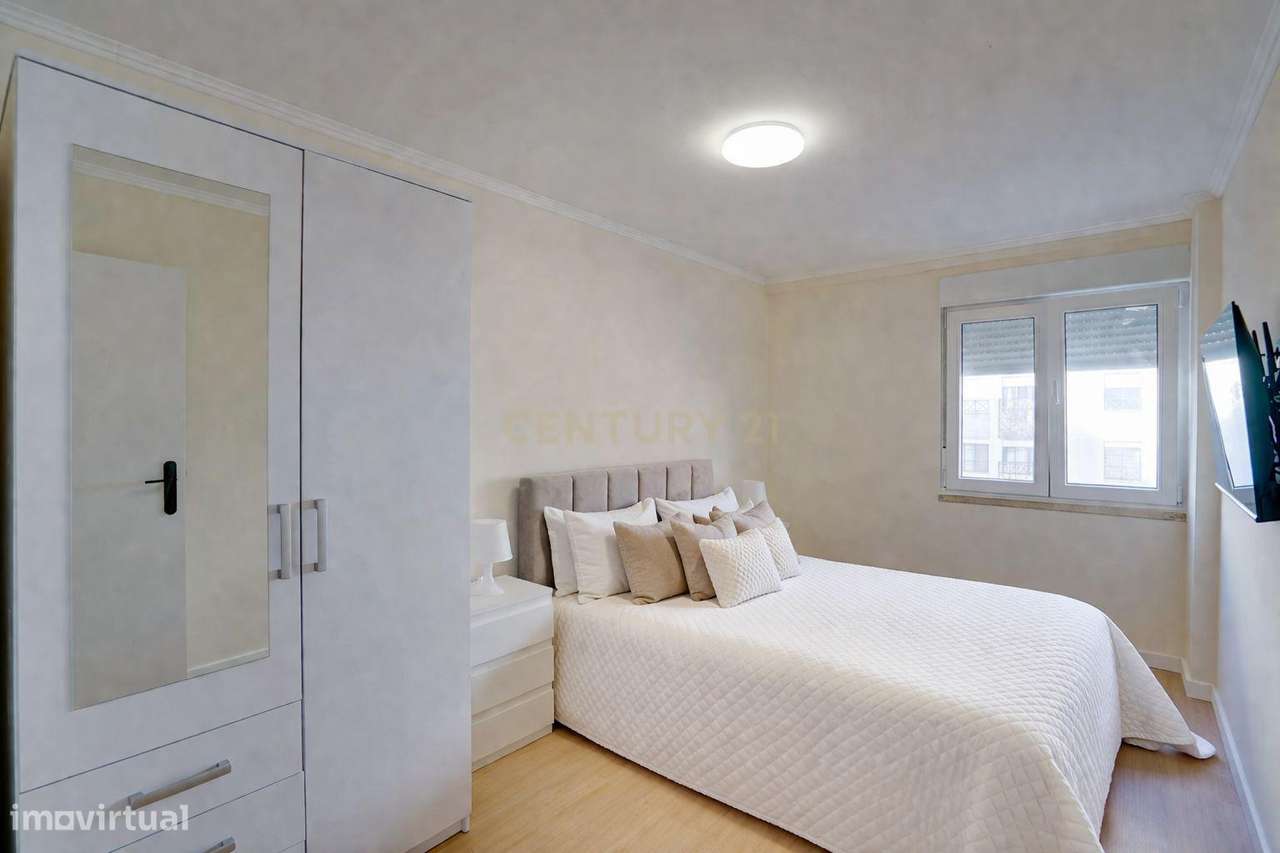 Apartamento T2 remodelado na Rinchoa-16