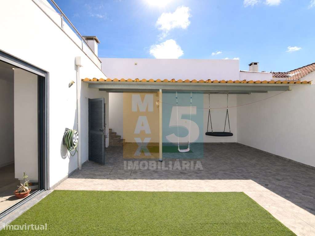 Moradia com 2 terraços em zona calma - Montijo-4