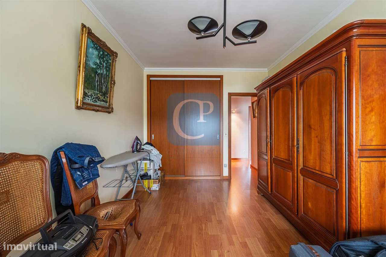 Moradia T3 com Restaurante, em Alfena, Valongo-38