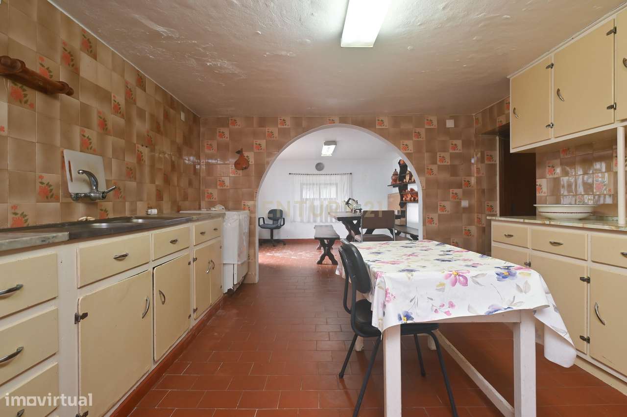 Oportunidade Única em Carnaxide | Terreno + Moradia com Elevado Potenc-27