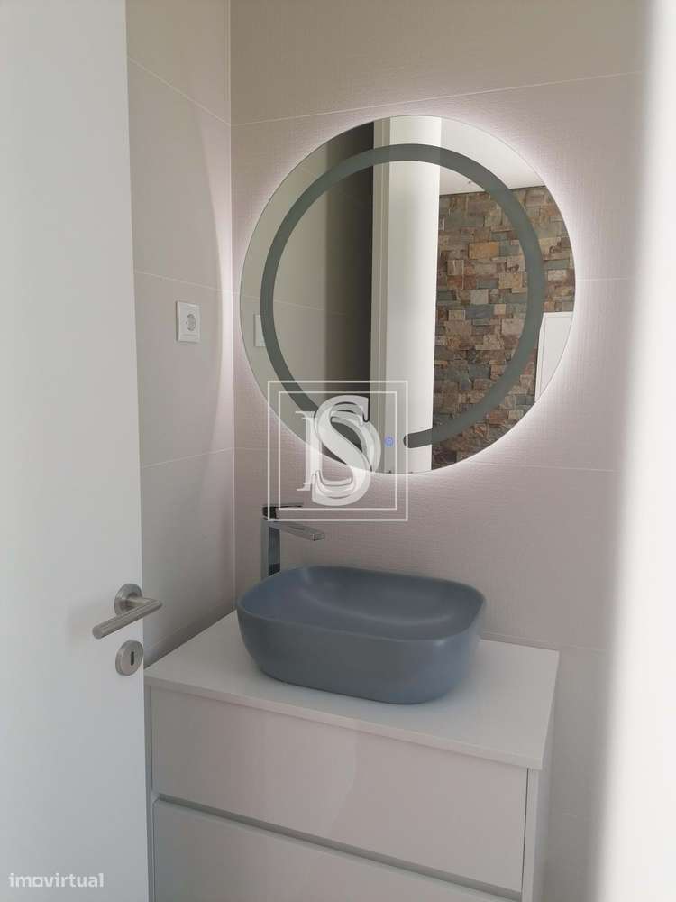 Moradia  T3 em Gaveto no Coração de Lamaçães.-6