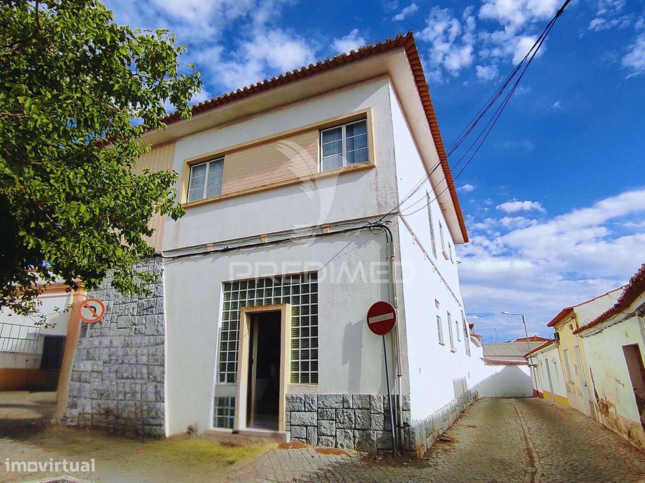 Moradia T4 com 2 pisos independentes - habitação e antigo espaço co... - Grande imagem: 3/37