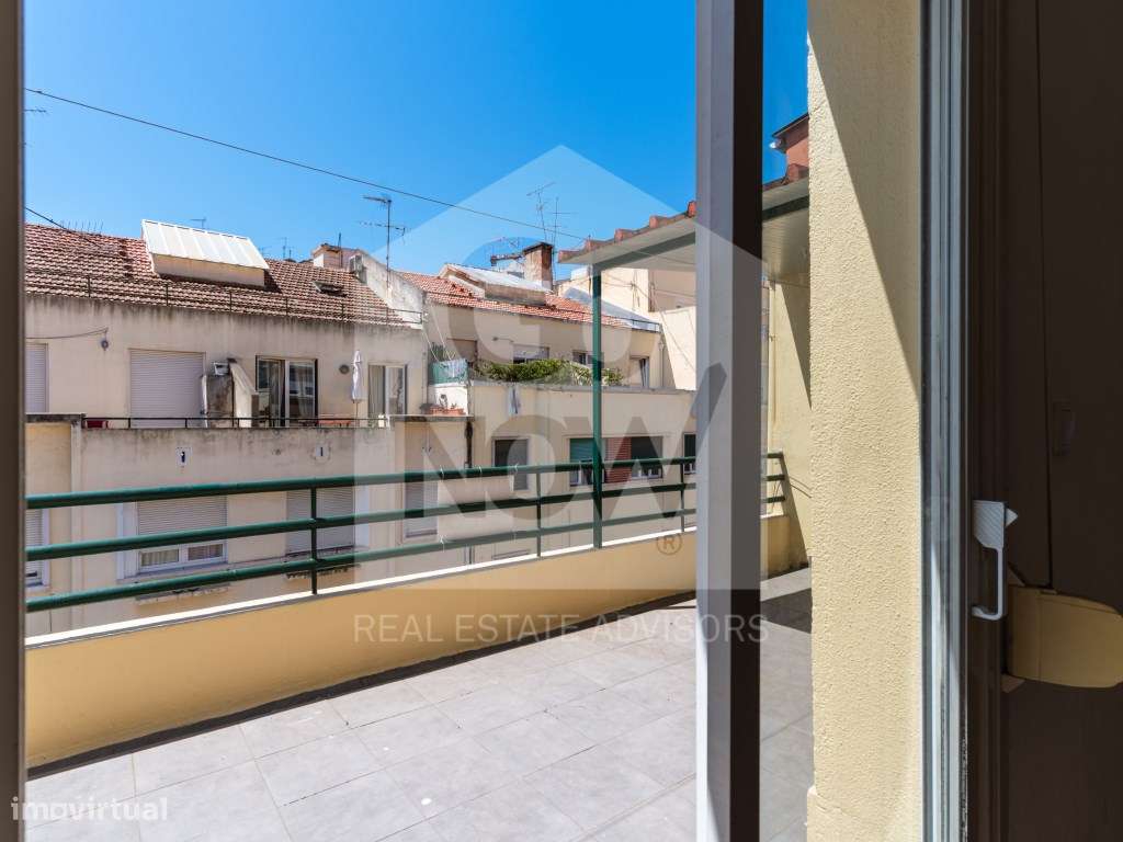 T2 com terraço na Graça-6