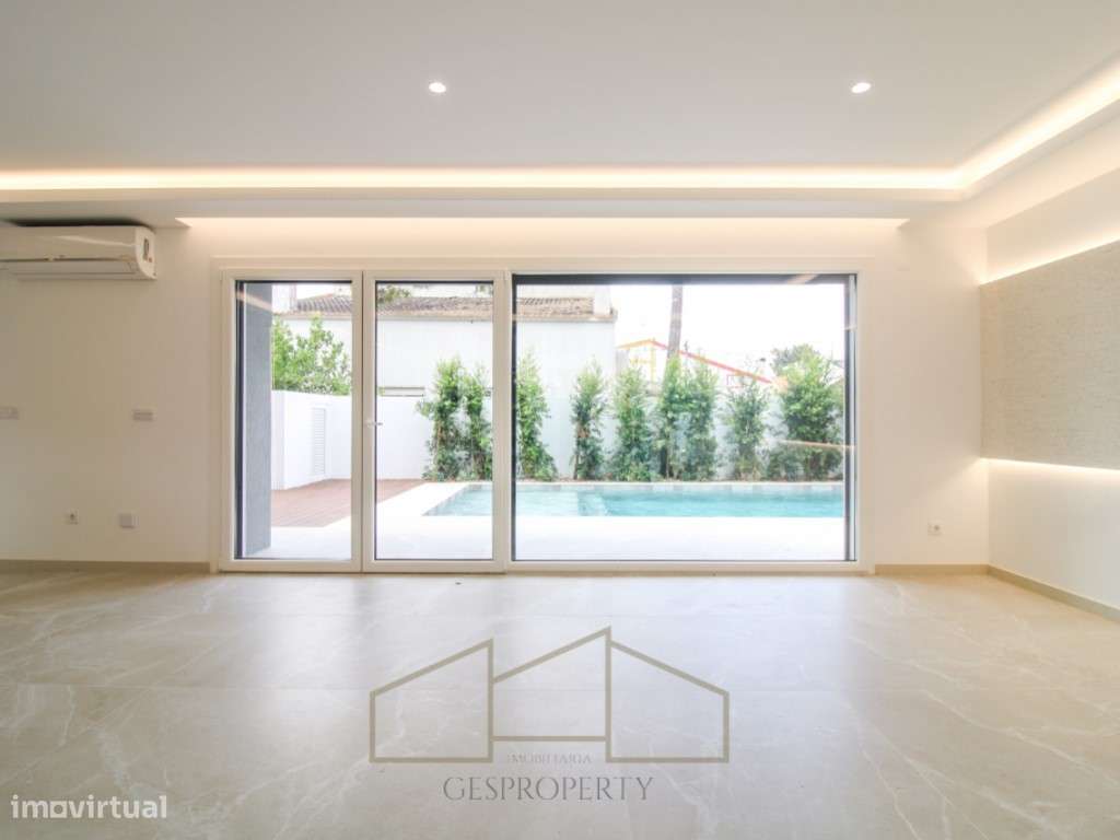Moradia Isolada T4 com Piscina na Aroeira-22