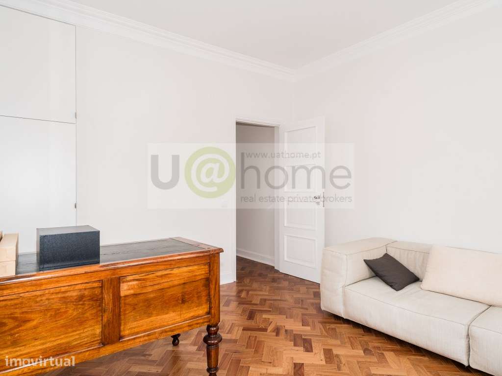 Apartamento T4+ 1 na Lapa-32