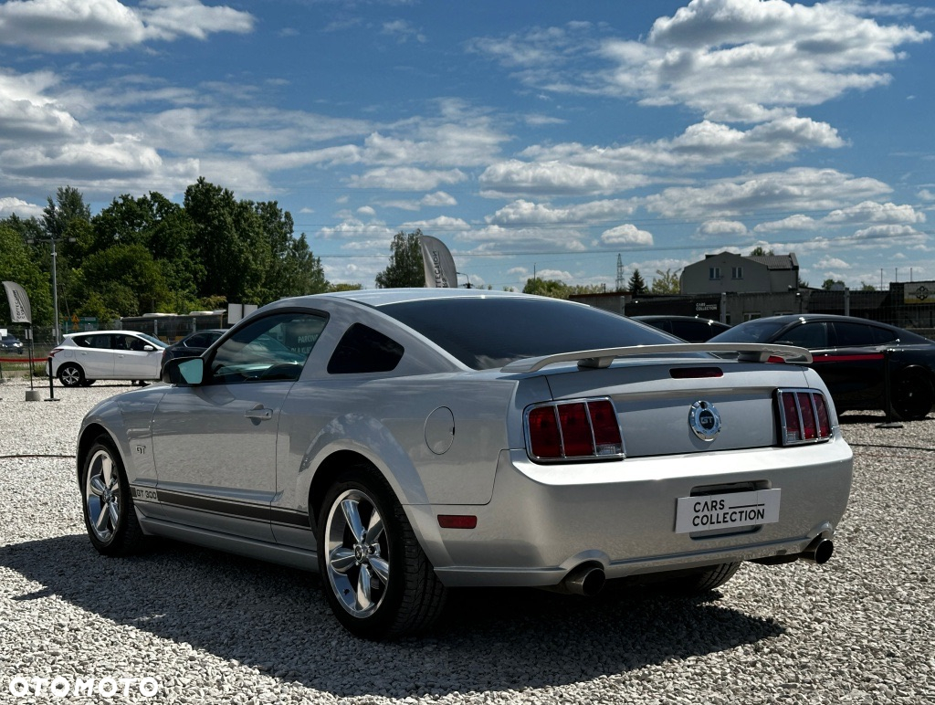 Ford Mustang - 6