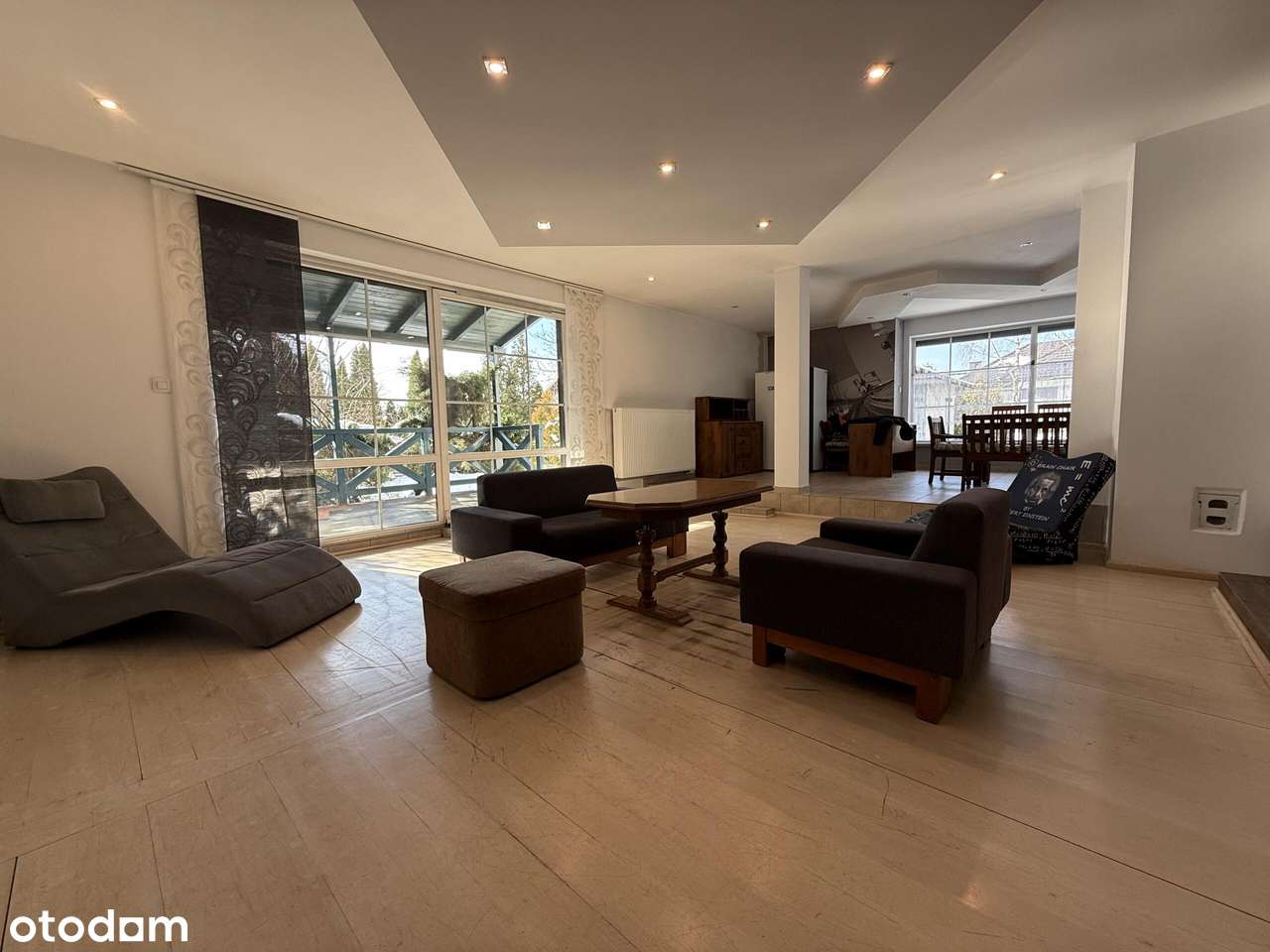 Dom z klimatem na wyjątkowo prywatnej działce z dużym osobnym garażem-9