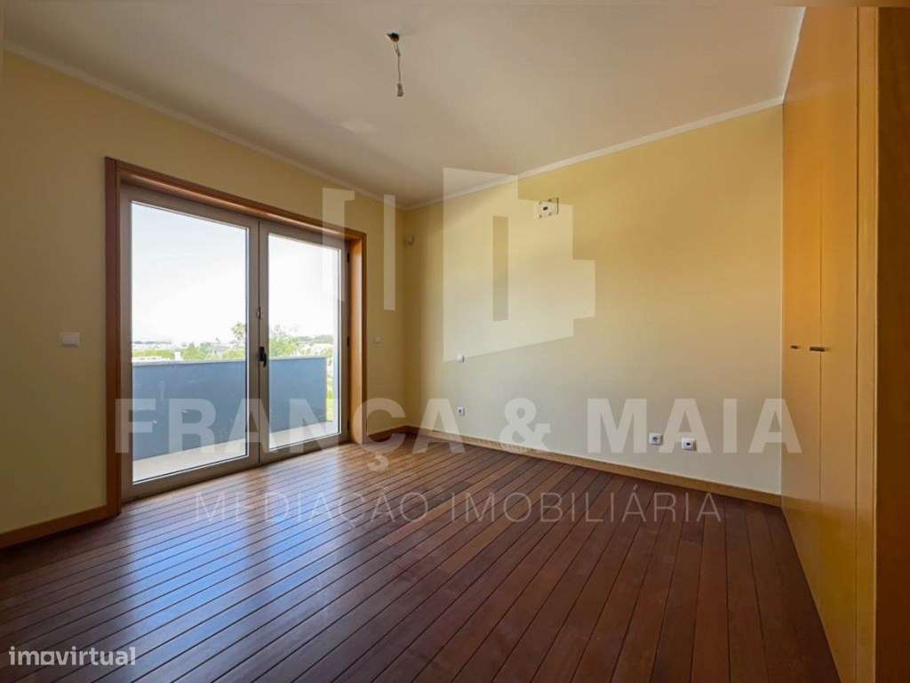 Moradia T3 Renovada com Áreas Excepcionais e Potencial até T5 em Pe...-14