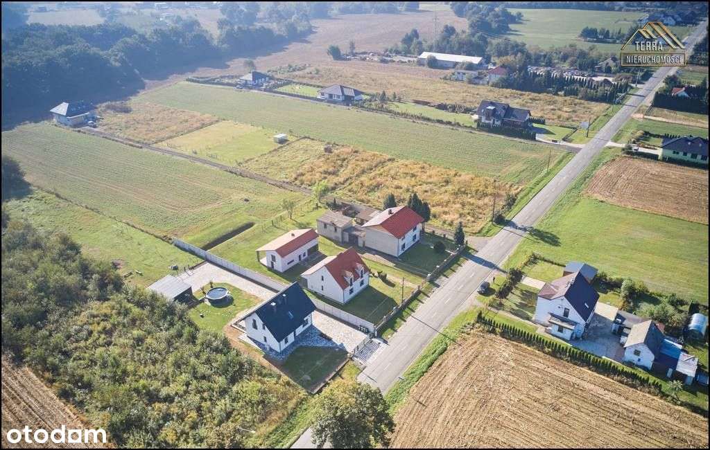Funkcjonalny dom w dobrej lokalizacji-17