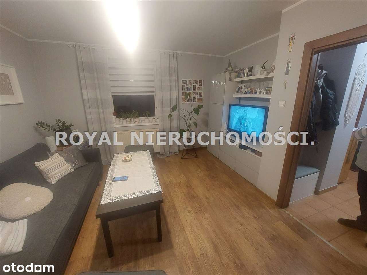 Spokojna okolica, miejsca parkingowe.-0