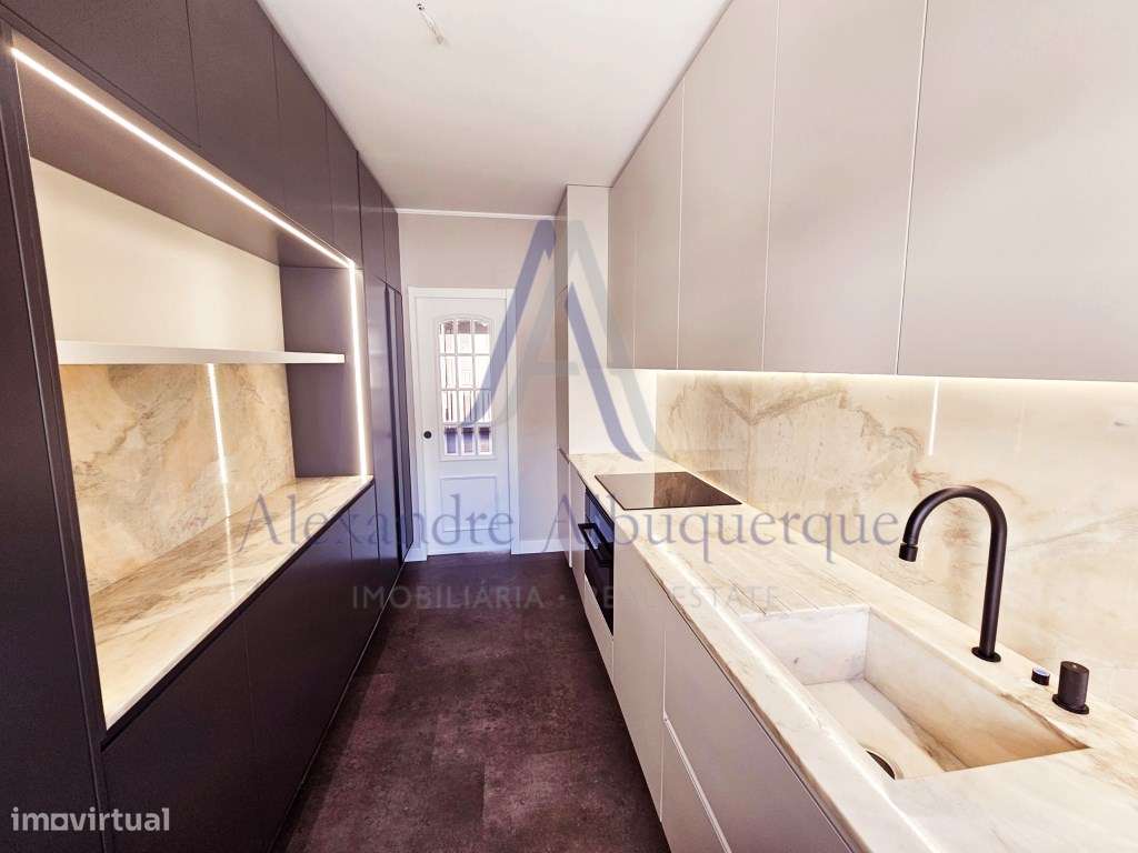 Luxuoso Duplex T 3 na Vila de Sesimbra, em segunda linha da Praia-10