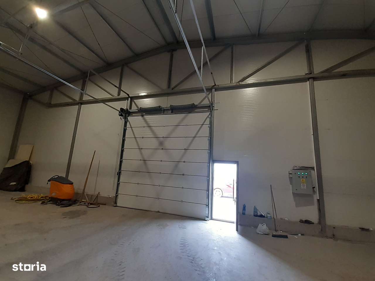 Hala noua in zona Gara Catelu, Drumul Intre Tarlale - Imagine principală: 4/4