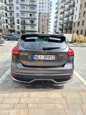 Ford Focus 2.0 EcoBoost ST - 6