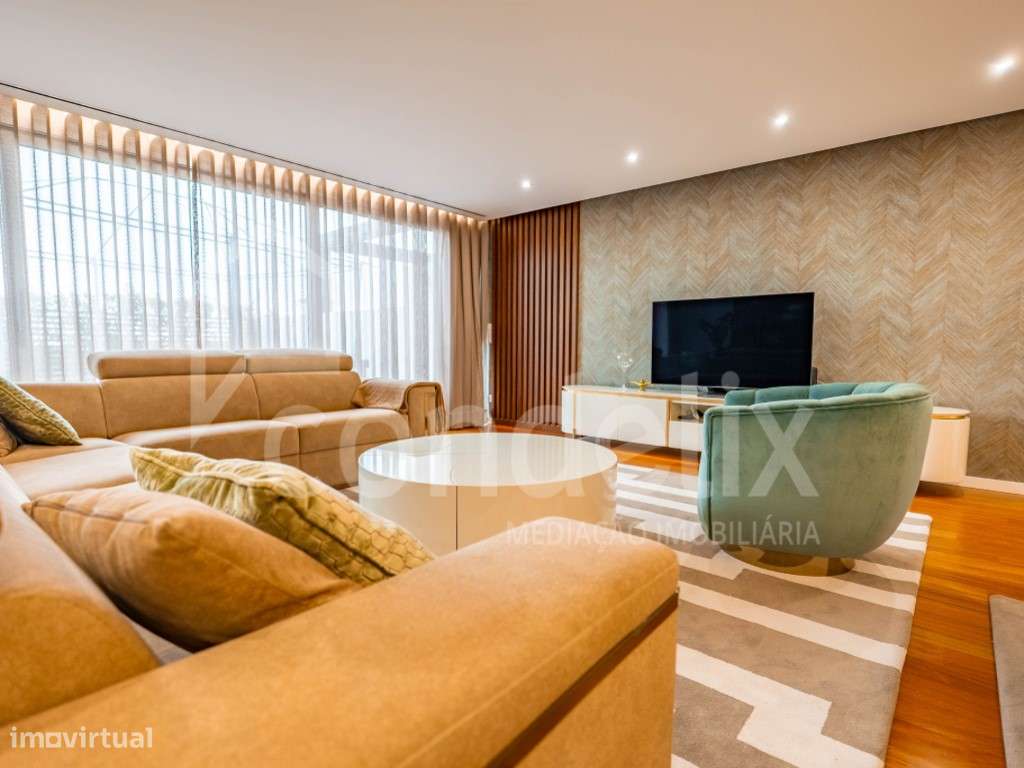 Moradia T3 com terraço, piscina e decoração de autor, Madalena-11