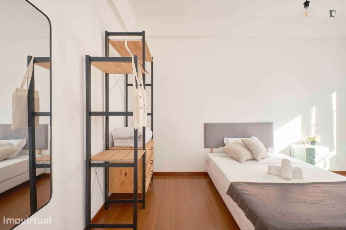 Quarto - localizado em São Sebastião Lisbon - Grande imagem: 2/22