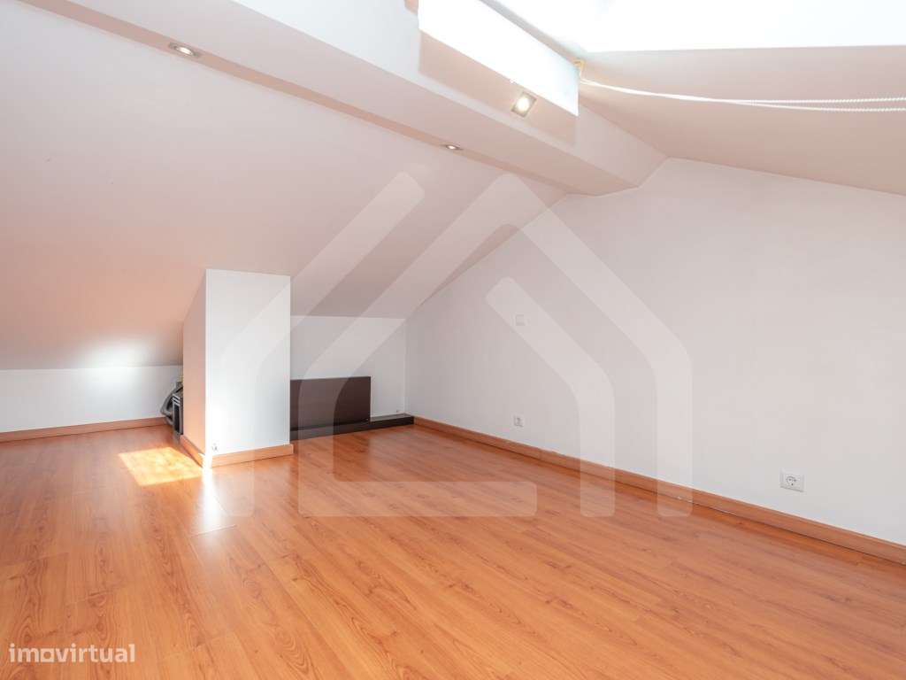 Apartamento T2 com sótão | Ceira-25