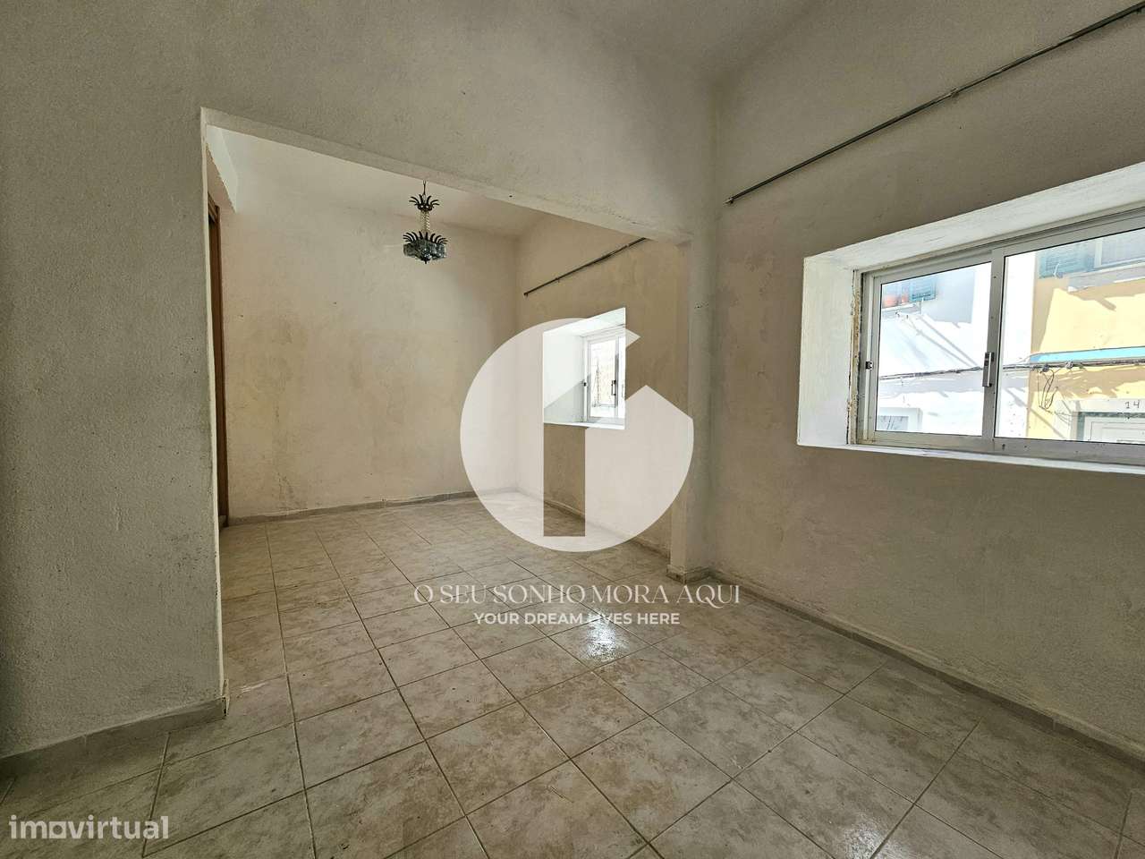 Moradia T5 com pisos independentes em Estoi-5