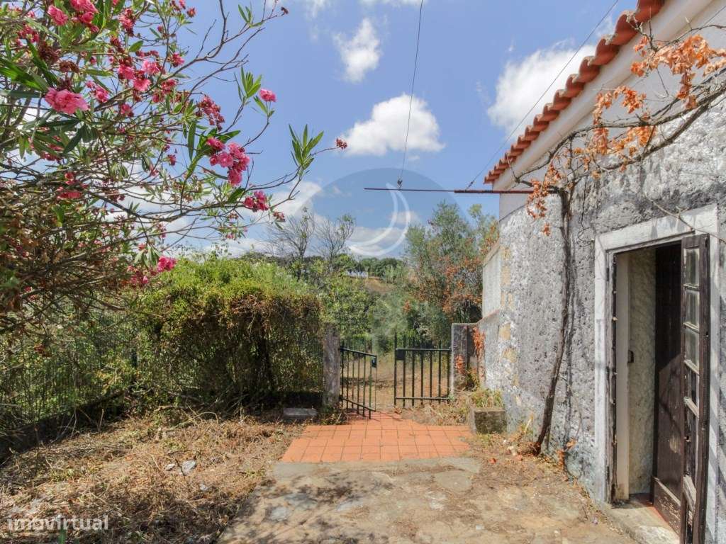 Moradia V2 Terreno Poço-6