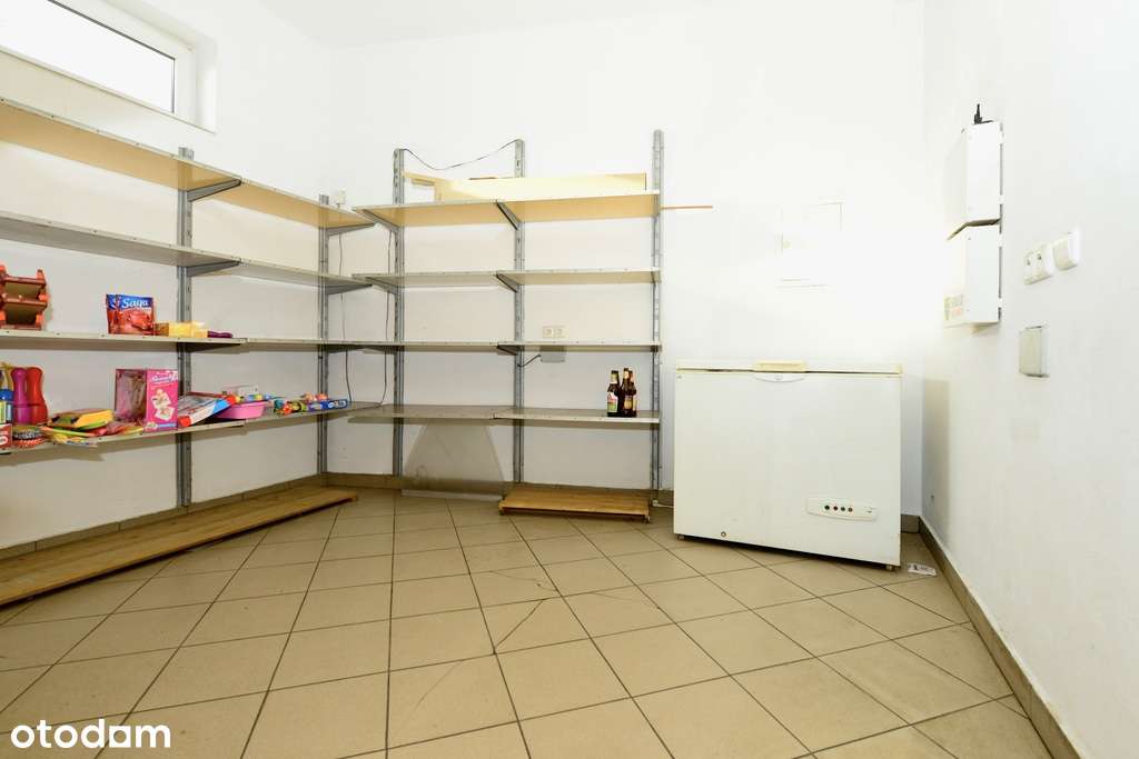 Budynek na sklep, usługi oraz mieszkanie-6