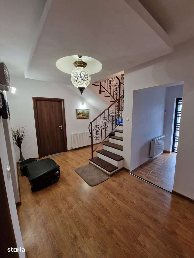 casa  197 mp, garaj, foisor, gratar, teren 870 mp la 100 m de DN 4 - Imagine principală: 5/19
