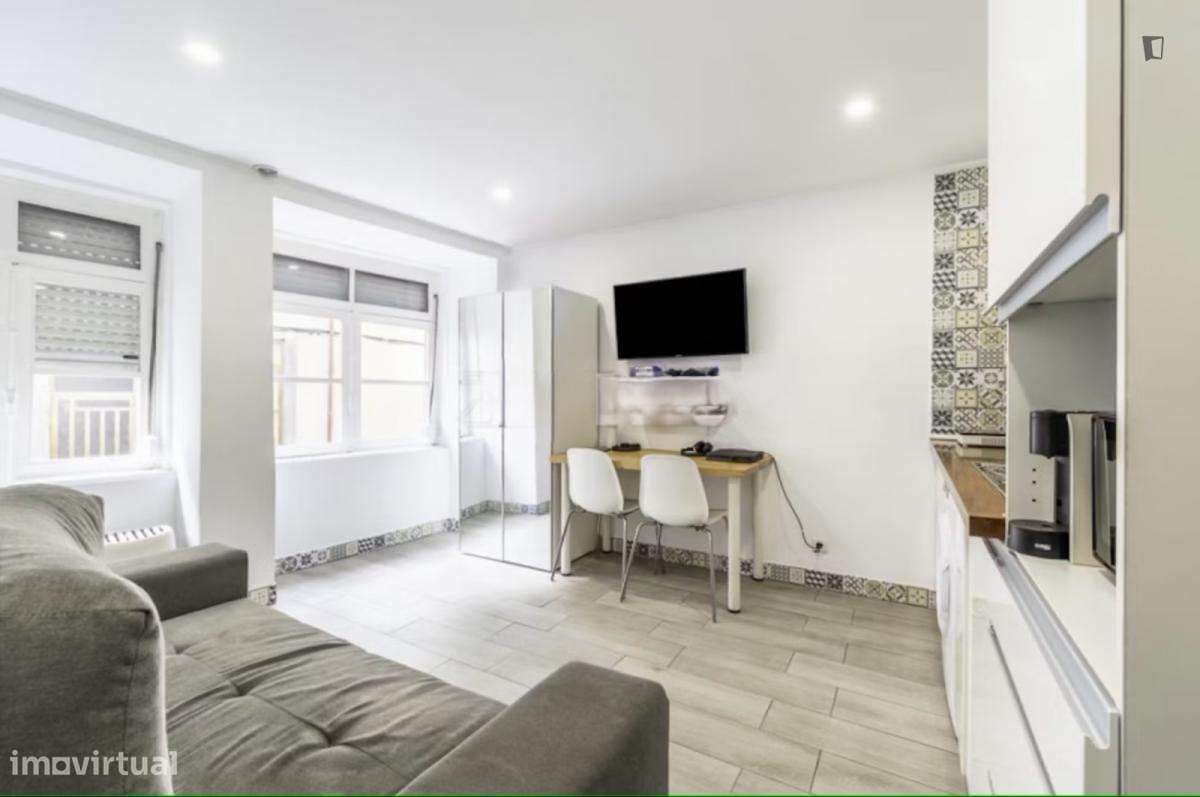 Apartamento com 1 quartos - localizado em Santa Marinha Porto - Grande imagem: 5/8