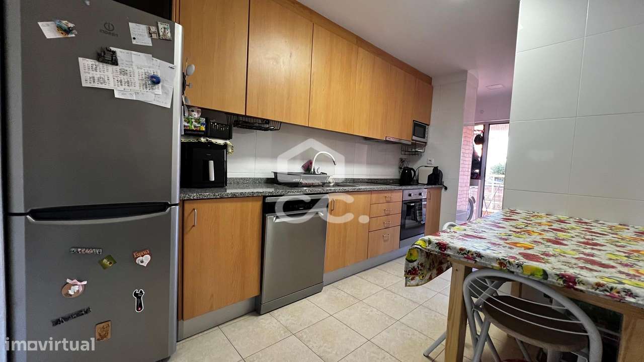 Apartamento T2, Lustosa, Lousada-11