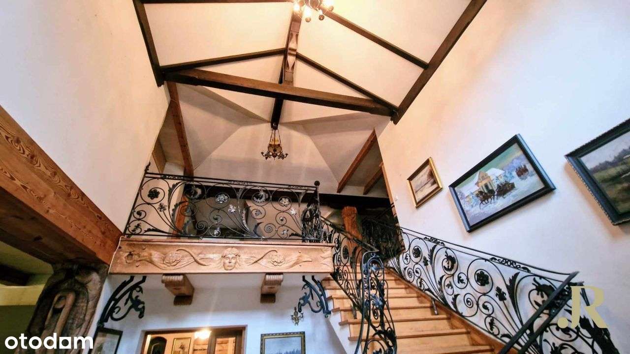 Rezydencja Mieszkalna Typu Dworskiego-3