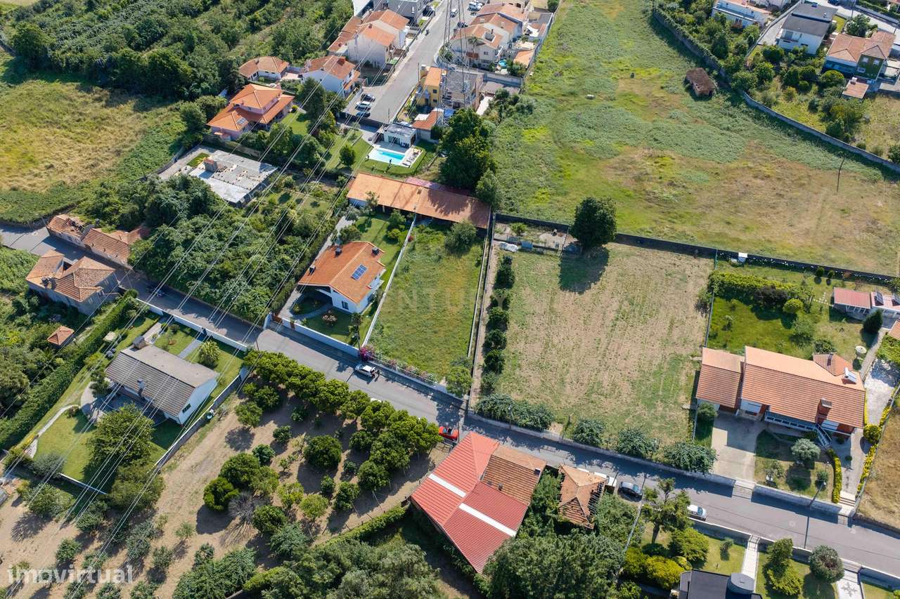 Terreno para construção já vedado em 4 frentes-4
