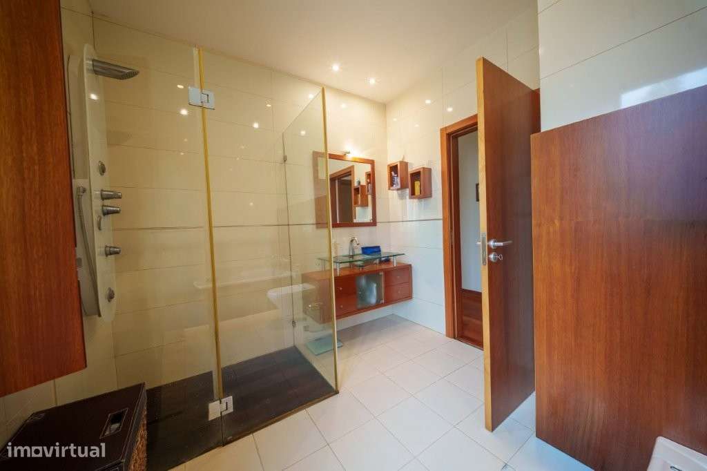 Moradia T5 - Tomar, inserida num amplo terreno de 15.560 m²-37