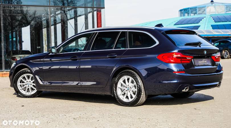 BMW Seria 5 520d Touring Luxury Line - 11