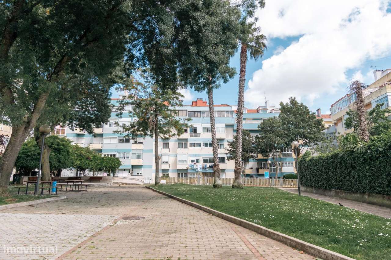 Apartamento T3 em Linda-a-Velha-17