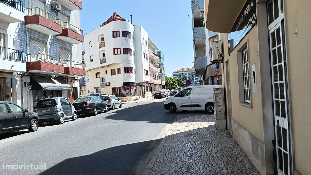 Prédio com 2 pisos | Centro do Montijo | Afetação Mista-30