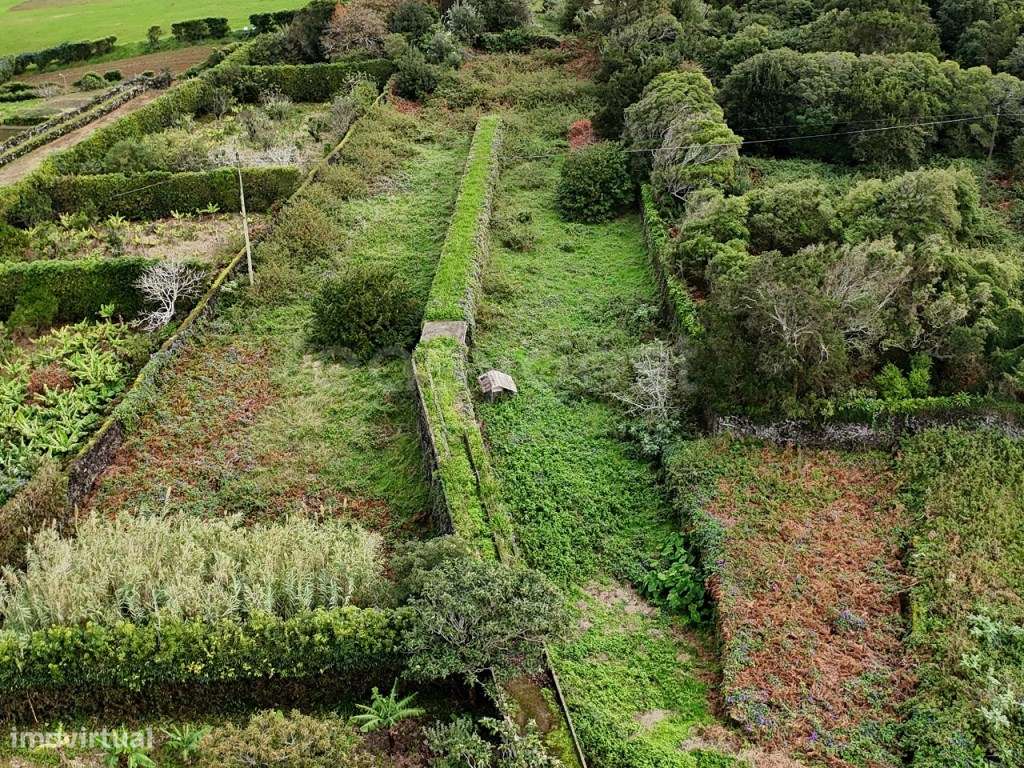 Moradia T3 nas Capelas com Terreno com Viabilidade de Construção-13