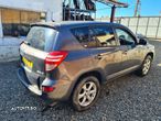 Dezmembrez Toyota RAV 4 III Facelift 2.2 Diesel - 7