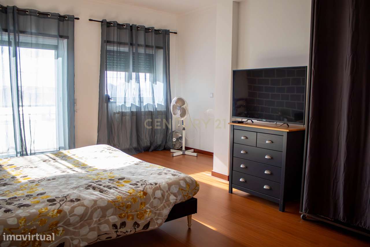 Moradia moderna | 3 pisos | Vila Nova Foz Côa-28