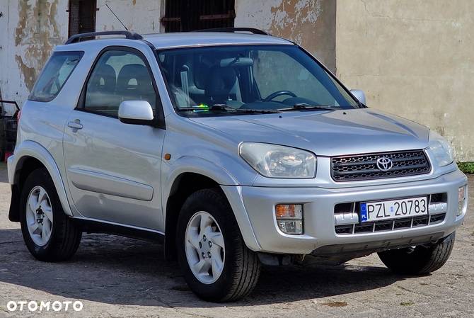 Toyota RAV4 2.0 VVT-i 4x4 - 4