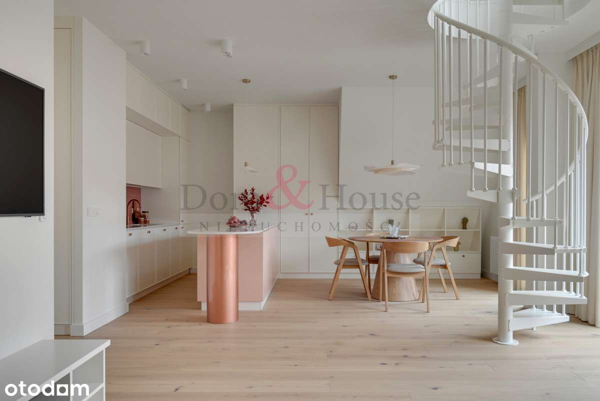 Dwupiętrowy apartament z balkonem w stylu japandi