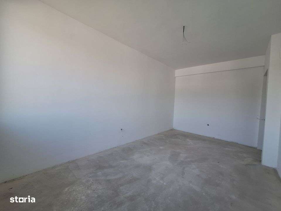 Apartament cu 3 camere semifinisat, balcon, zona Terra - Imagine principală: 5/8