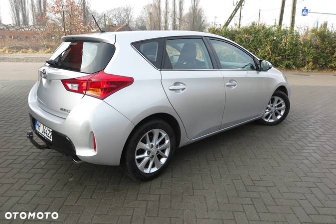 Toyota Auris 2.0 D-4D Executive - 10