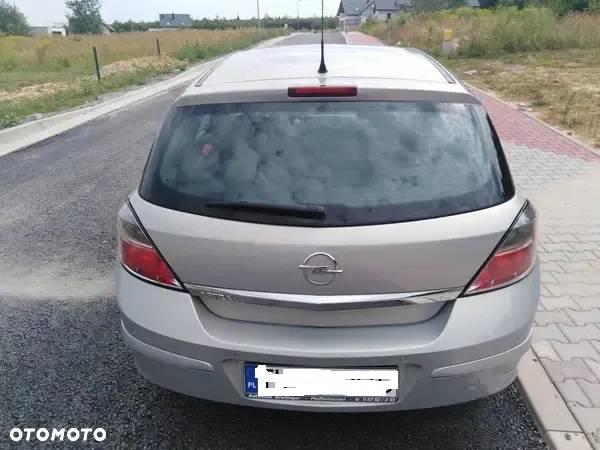 Opel Astra 1.6 Exklusiv - 11