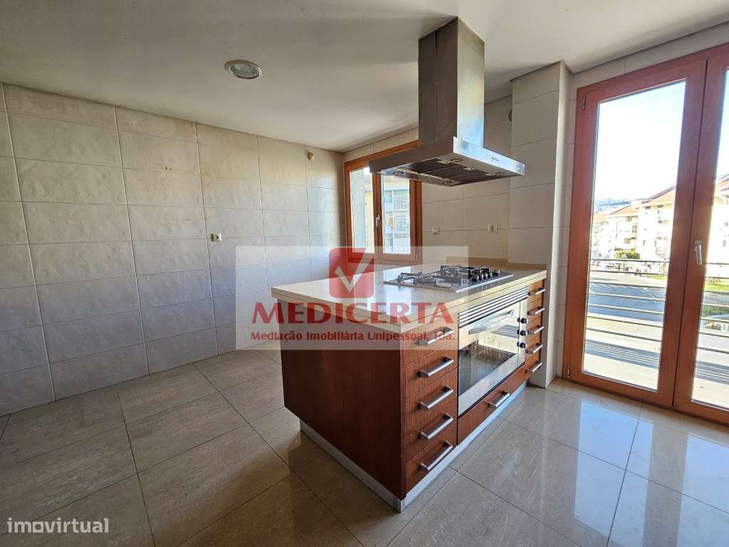 Odivelas - Olival Basto T5 (220m²) + Box - Grande imagem: 4/39