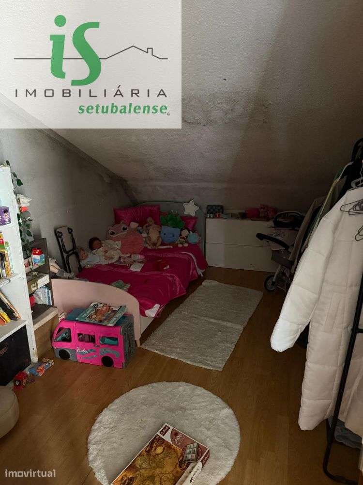 APARTAMENTO T3 NO MONTALVÃO EM SETÚBAL (3º ANDAR SEM ELEVADOR EXCEL-22