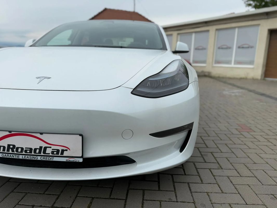 Tesla Model 3 Langstreckenbatterie Allradantrieb Dual Motor - 13