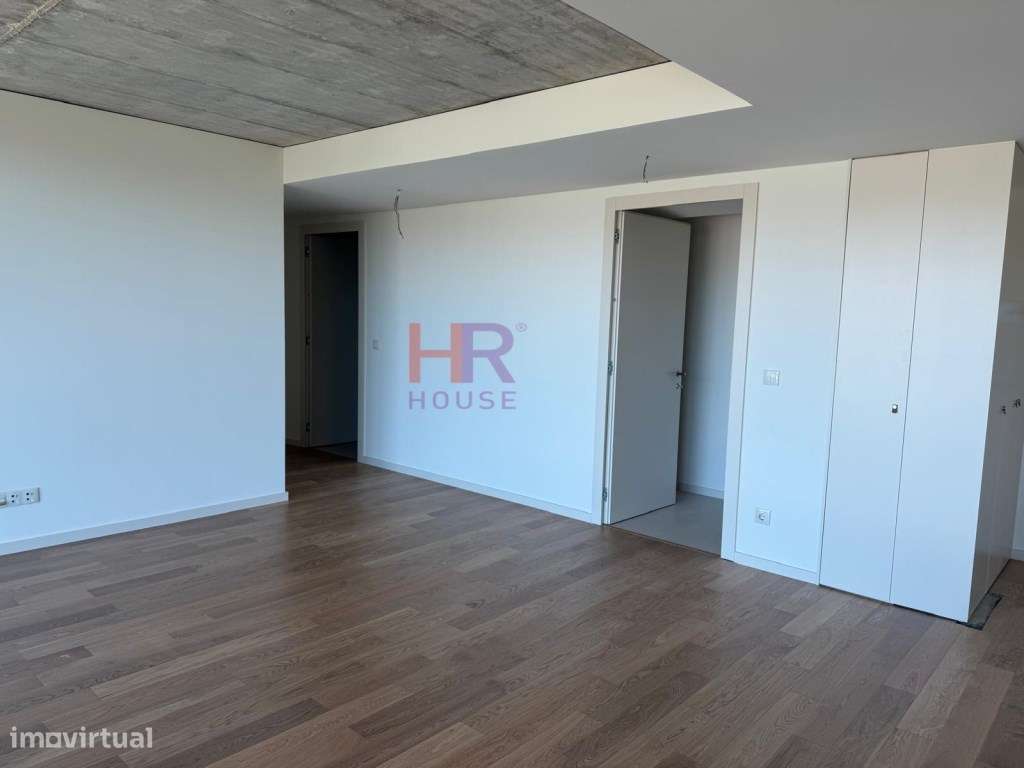 Vende-se T3 com dois aparcamentos privativos coberto e vista Rio. - Grande imagem: 5/21