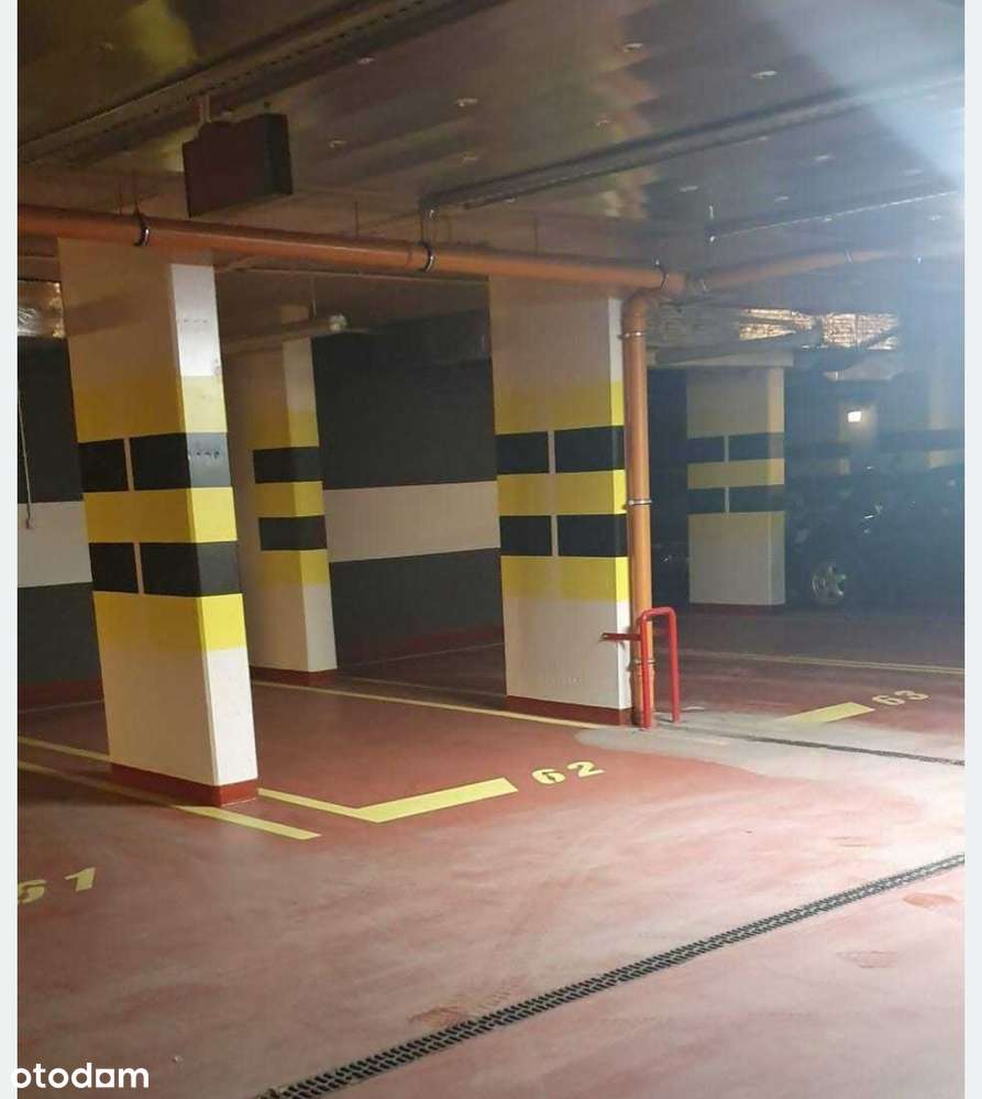 19 dzielnica, ul.kolejowa, duże miejsce parkingowe, garaż