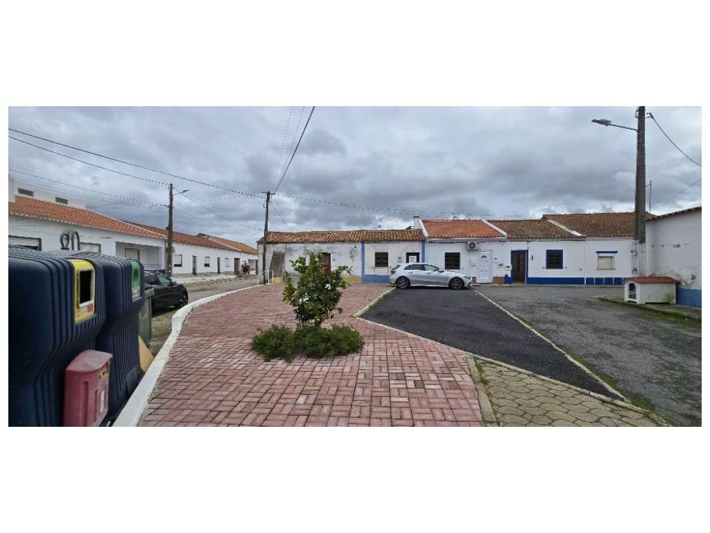 LOTE URBANO c/ 3 Moradias-33