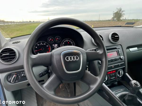 Audi A3 1.6 Ambiente - 22